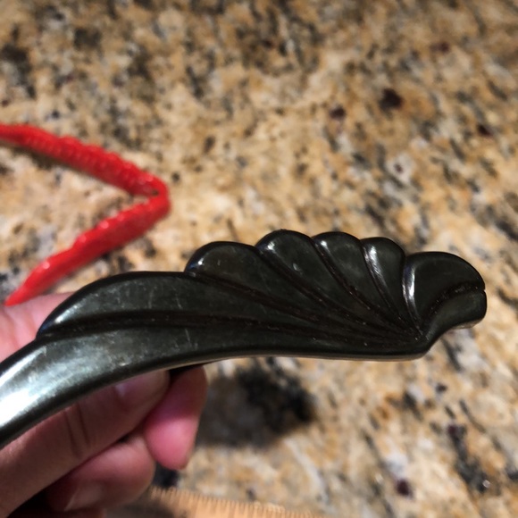 2. authentic Y2K black and red plastic hair  clips - Picture 10 of 12